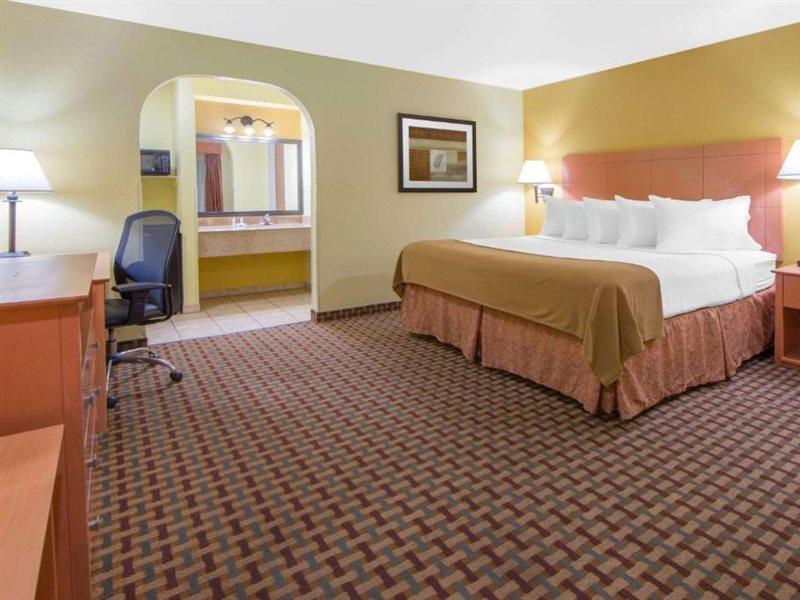 Days Inn By Wyndham Lubbock South Екстер'єр фото