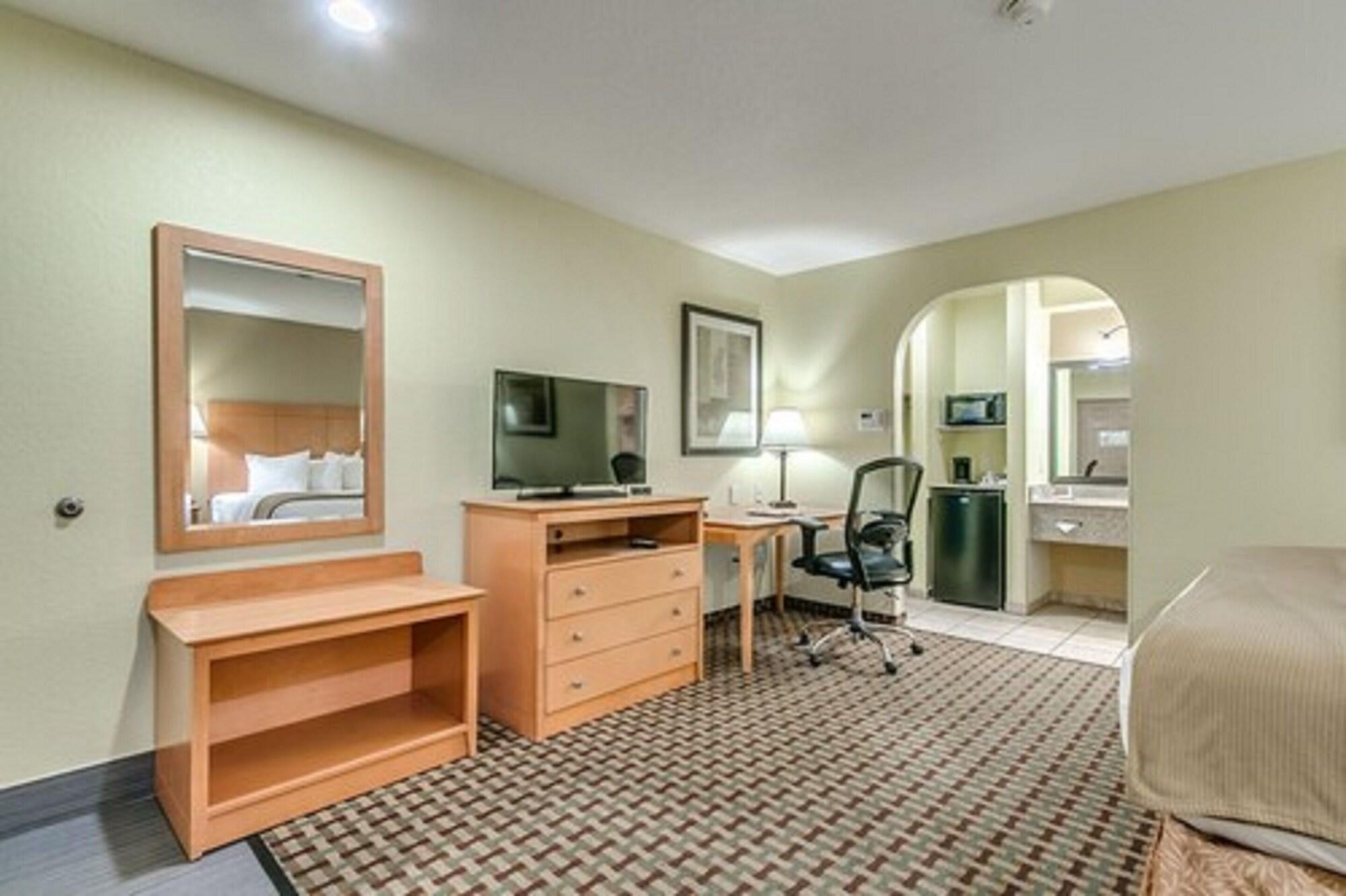 Days Inn By Wyndham Lubbock South Екстер'єр фото