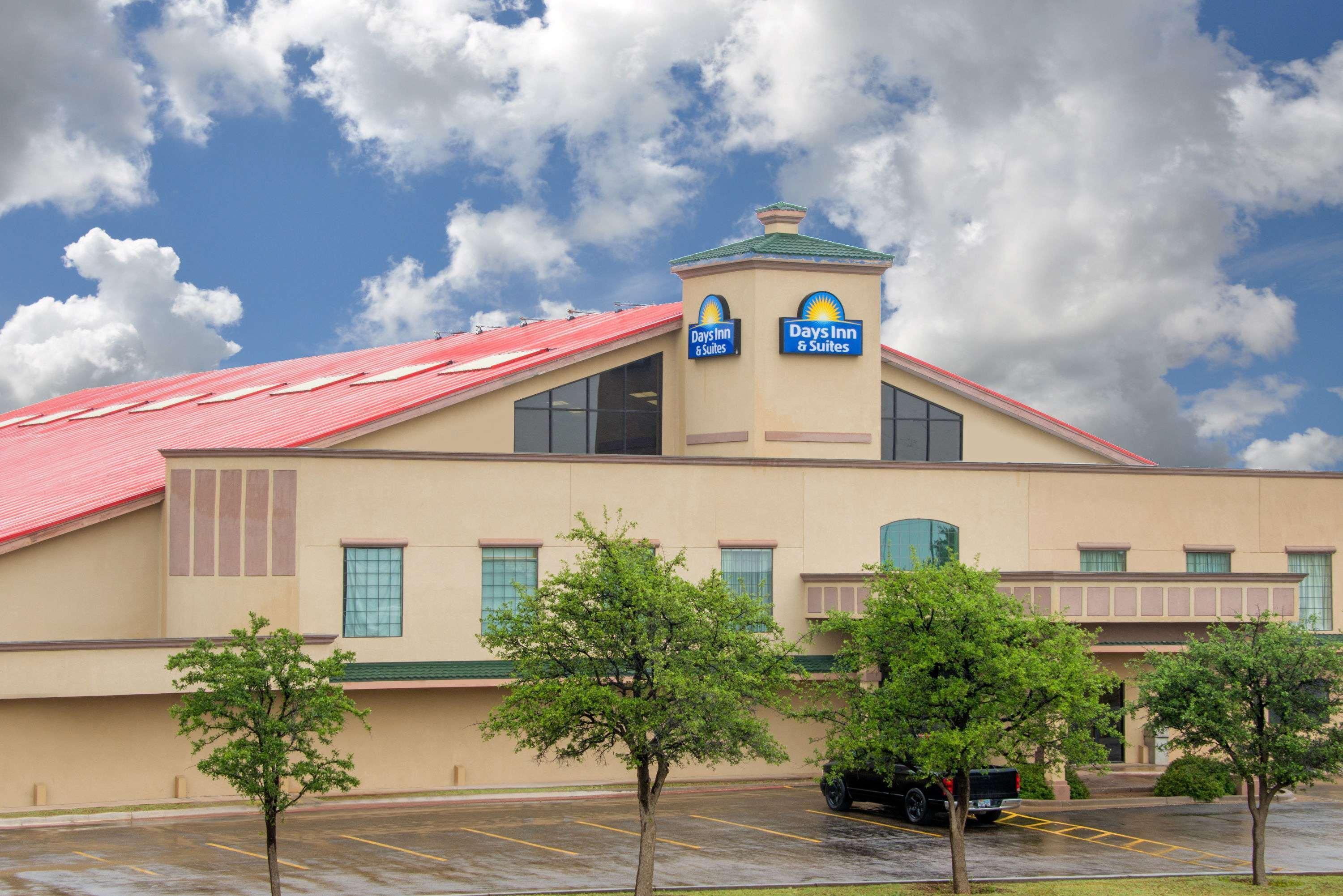 Days Inn By Wyndham Lubbock South Екстер'єр фото