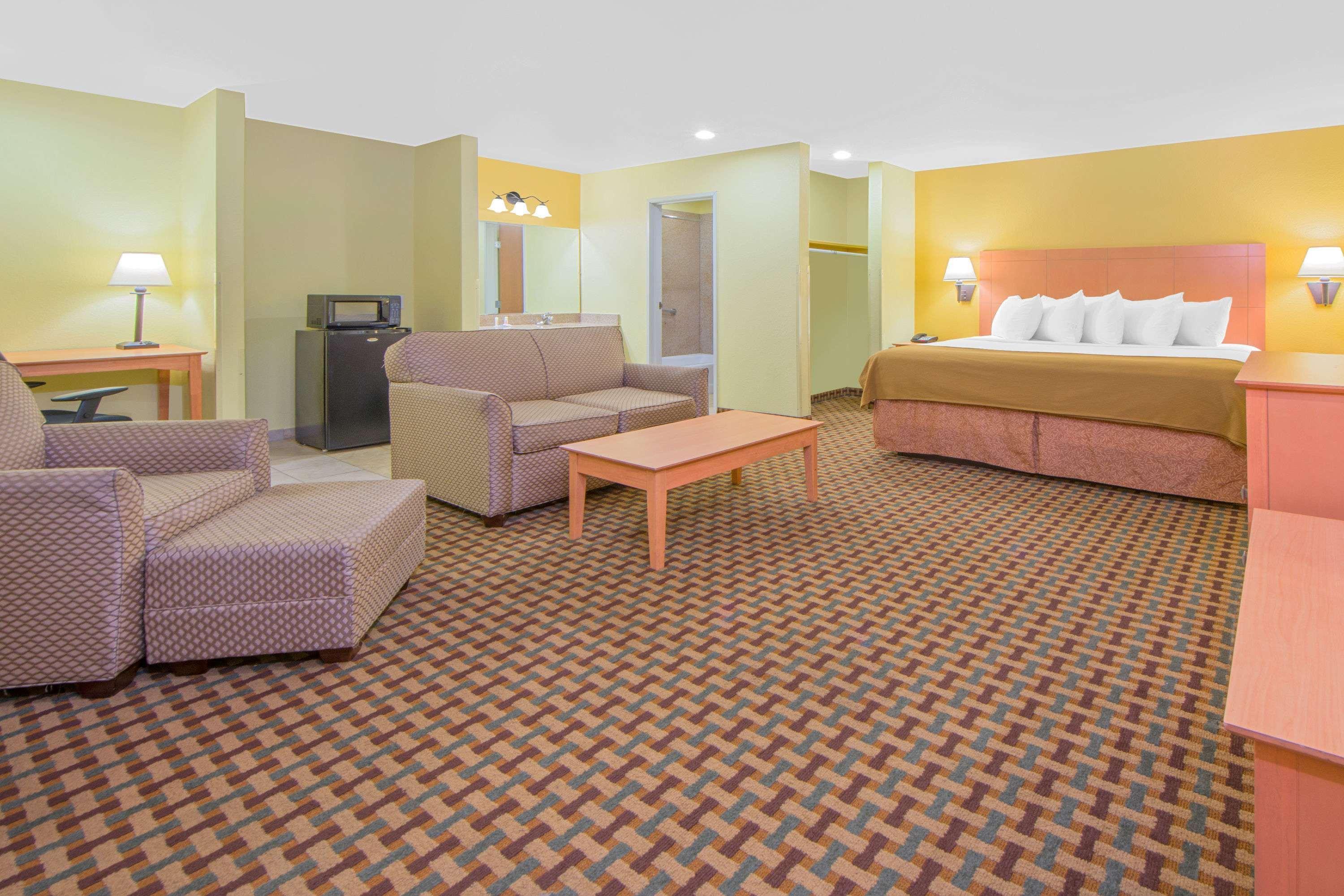 Days Inn By Wyndham Lubbock South Екстер'єр фото